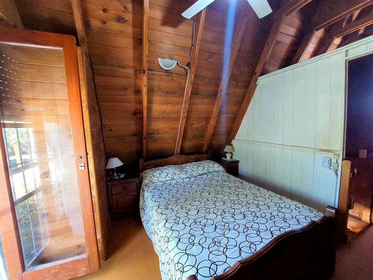Venta - Casa Alpina con Departamento Al Fondo - Santa Clara del Mar 3