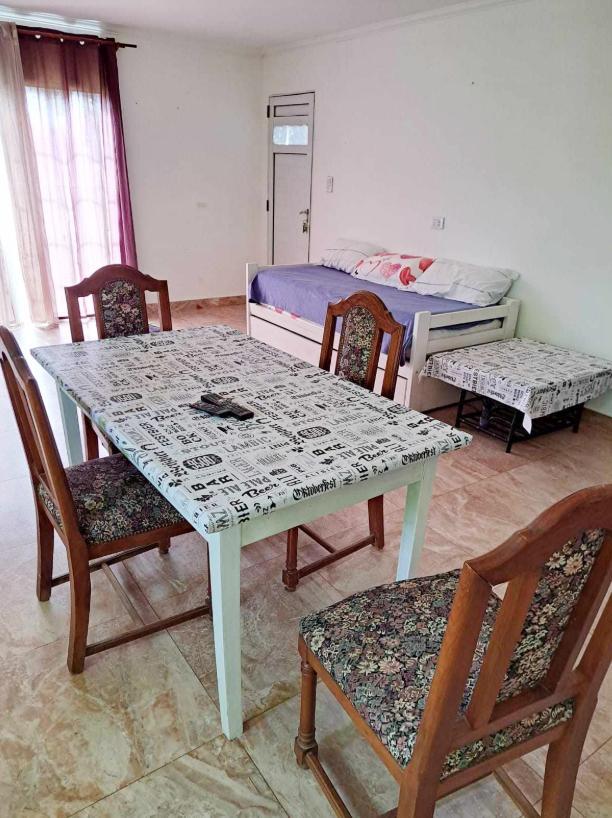 Venta Casa 2 Amb. con Parque, Santa Elena 5