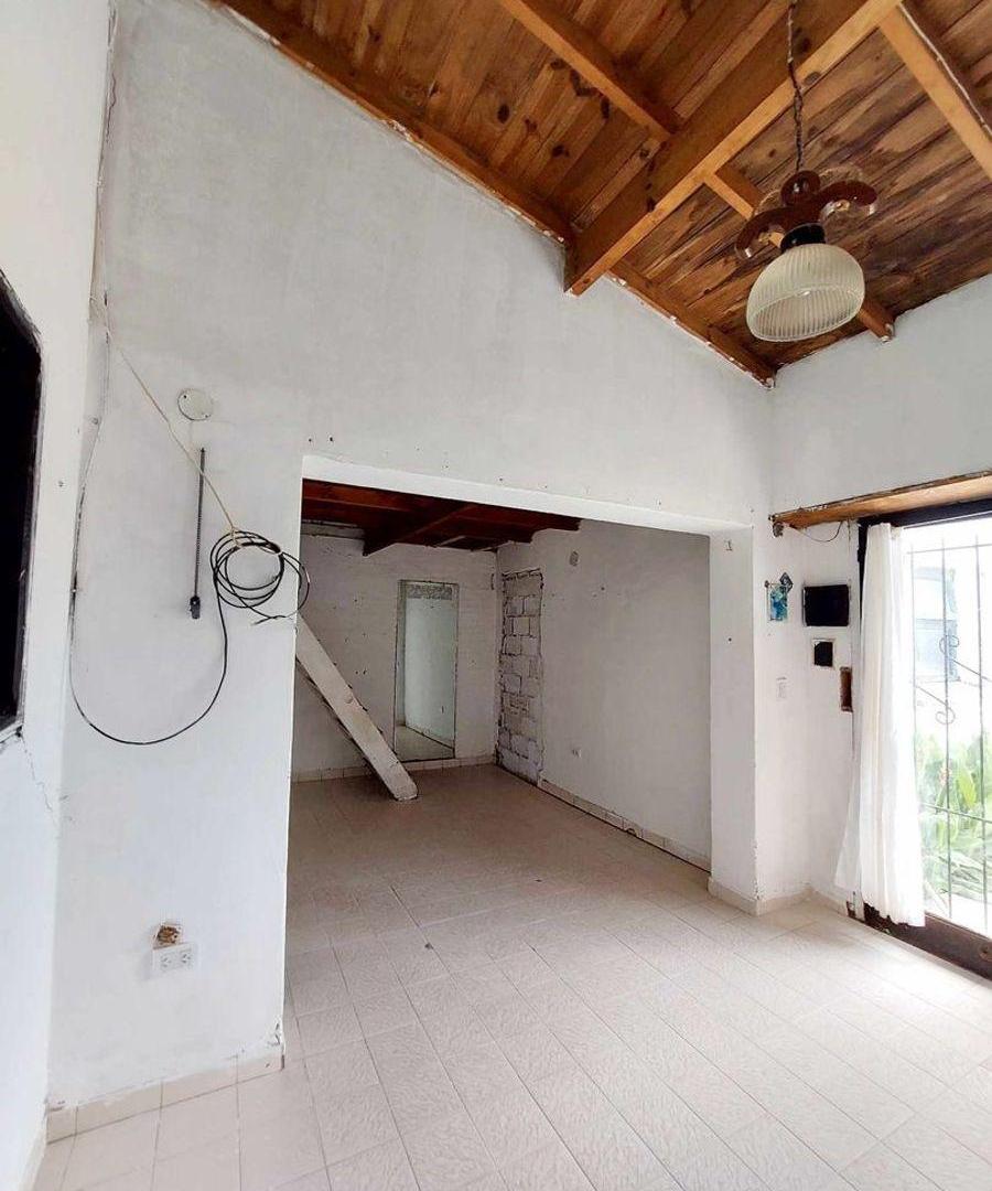 2 PROPIEDADES A RECICLAR EN BARRIO PLAYA DORADA