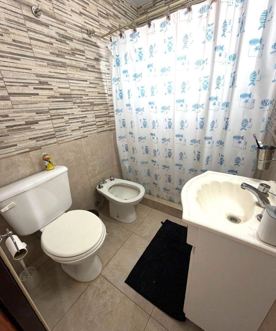 Foto de VENTA PROPIEDAD 4 AMB, BARRIO SANTA ELENA, imagen 3