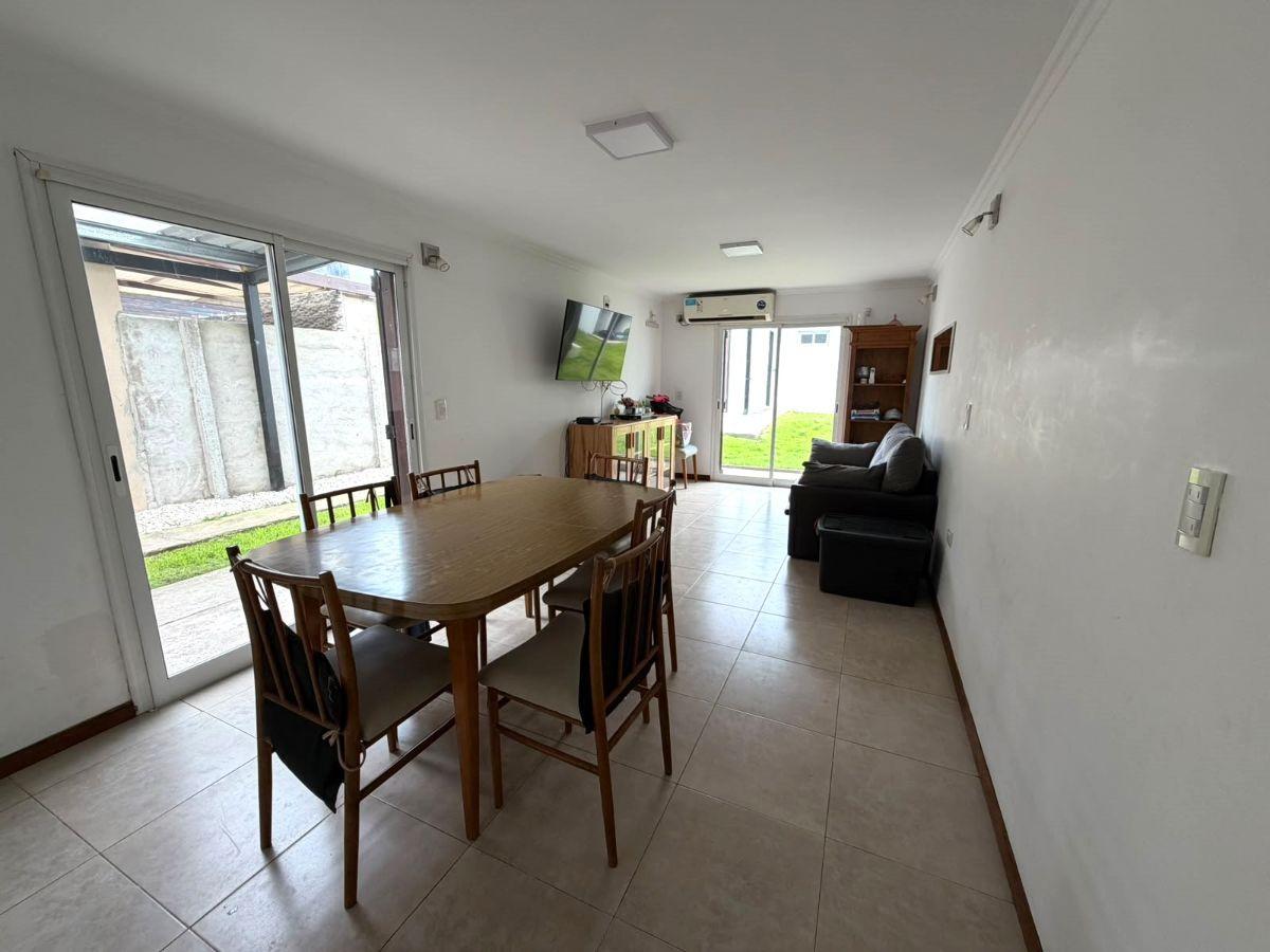 Foto de VENTA PROPIEDAD 4 AMB, BARRIO SANTA ELENA, imagen 2