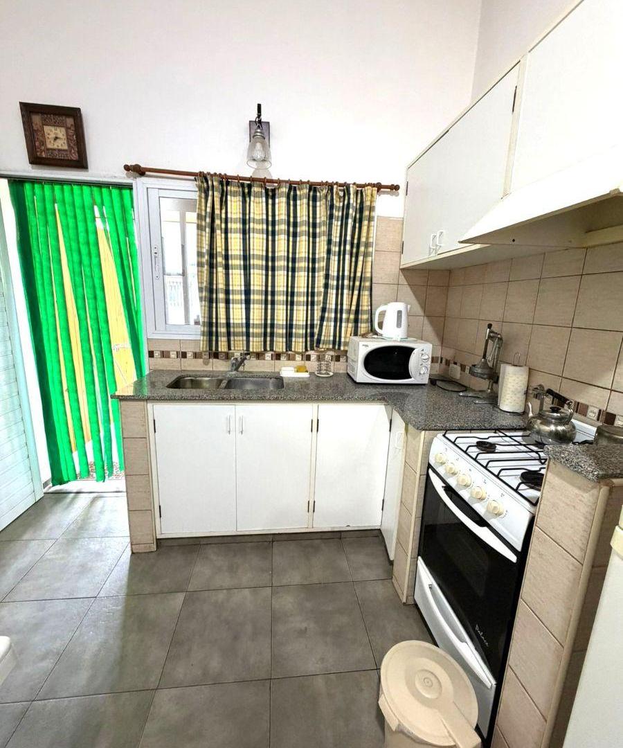 Foto de BLOCK DE 3 PROPIEDADES SOBRE LOTE DE 450 M², ATLANTIDA, imagen 2