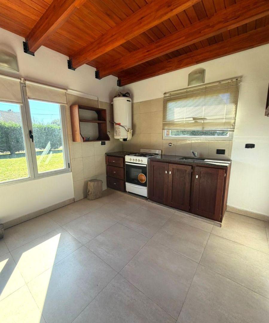 Foto de CASA 3 AMBIENTES CON GRAN LOTE DE 600 M², CAMET NORTE, imagen 2