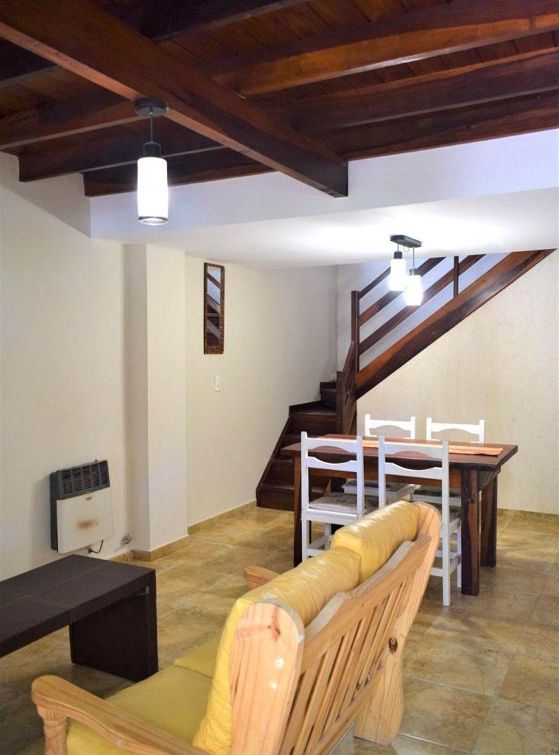 Foto de VENTA: DUPLEX 3 AMB. SOBRE AV. MENTON, imagen 2