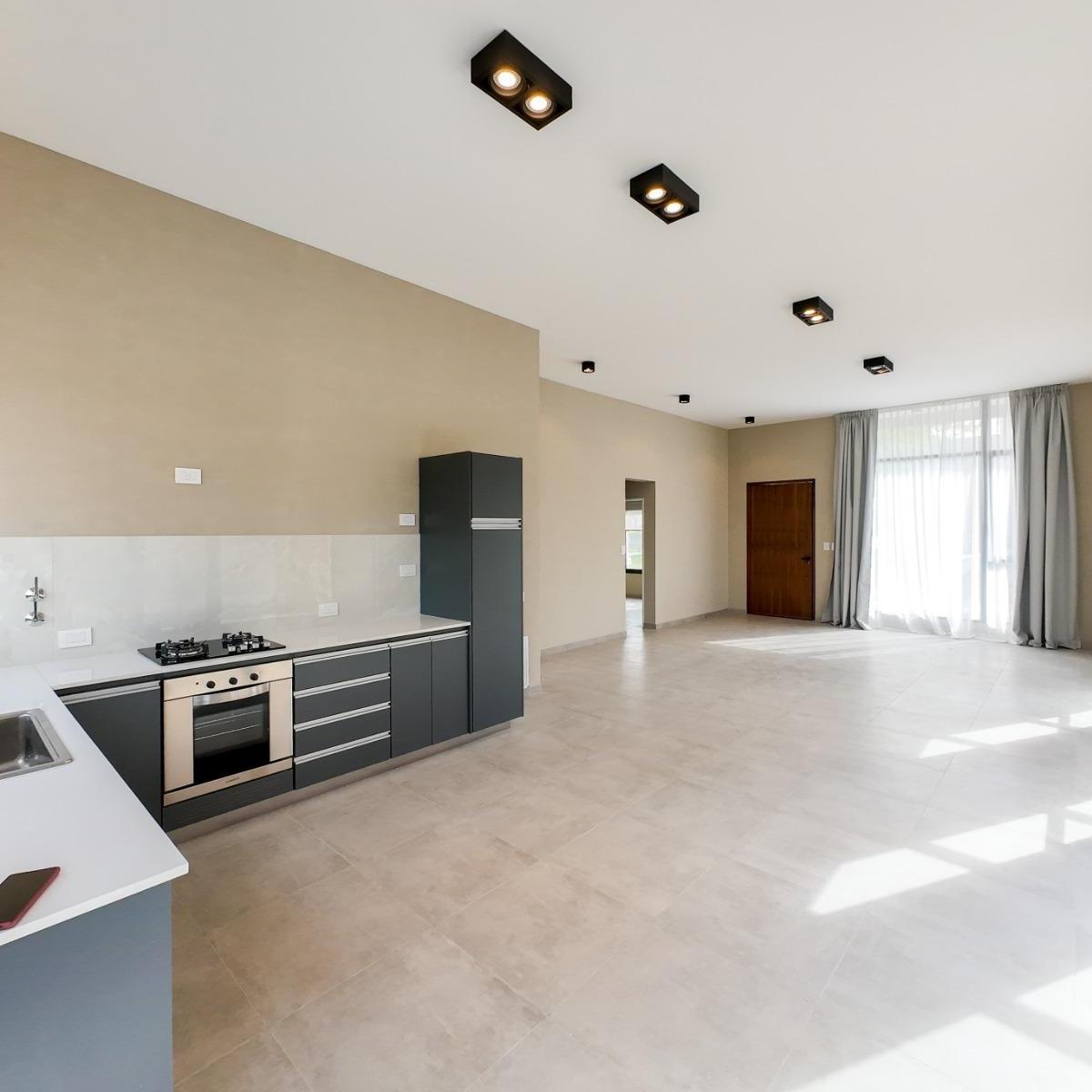 Venta Casa en Barrio Privado Finca Costa Serena 3