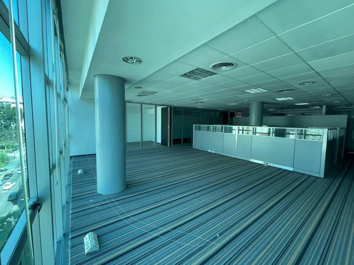 Foto de ALQ OFICINA 250 M2 AV. CORDOBA Y CERRITO PISO ENTERO O DIVIS, imagen 2
