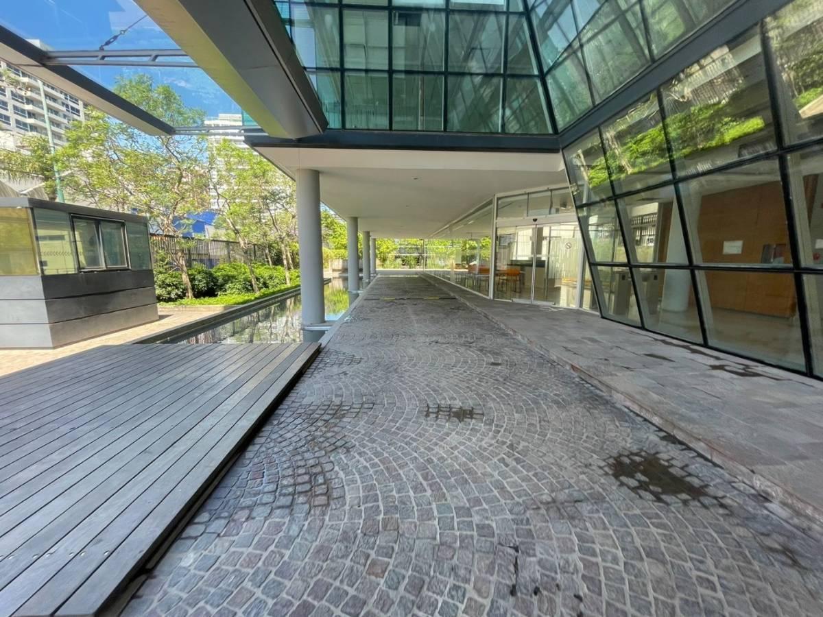 ALQ OFICINA VICENTE LOPEZ 830M2 + 15 COCHERAS PLANTA LIBRE