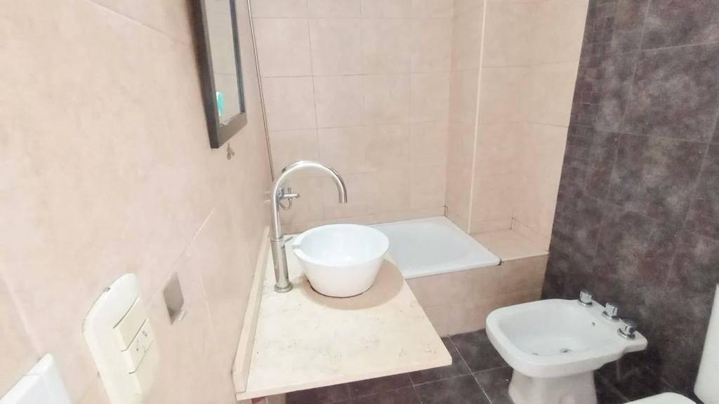 Foto de VENTA DEPARTAMENTO 2 AMBIENTES LANÚS - CON COCHERA - ACEPTA, imagen 5