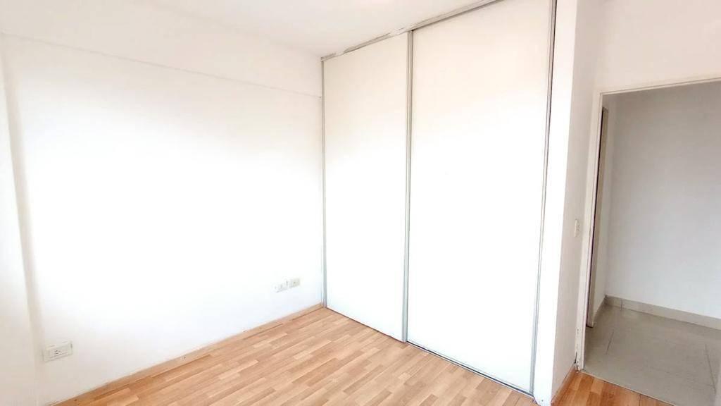 Foto de VENTA DEPARTAMENTO 2 AMBIENTES LANÚS - CON COCHERA - ACEPTA, imagen 3