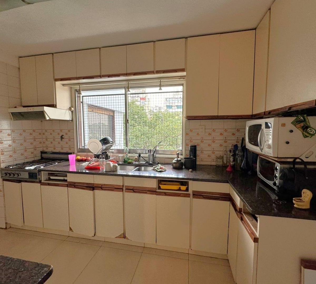 5 Amb + Cochera + Dependencia - en Venta 2