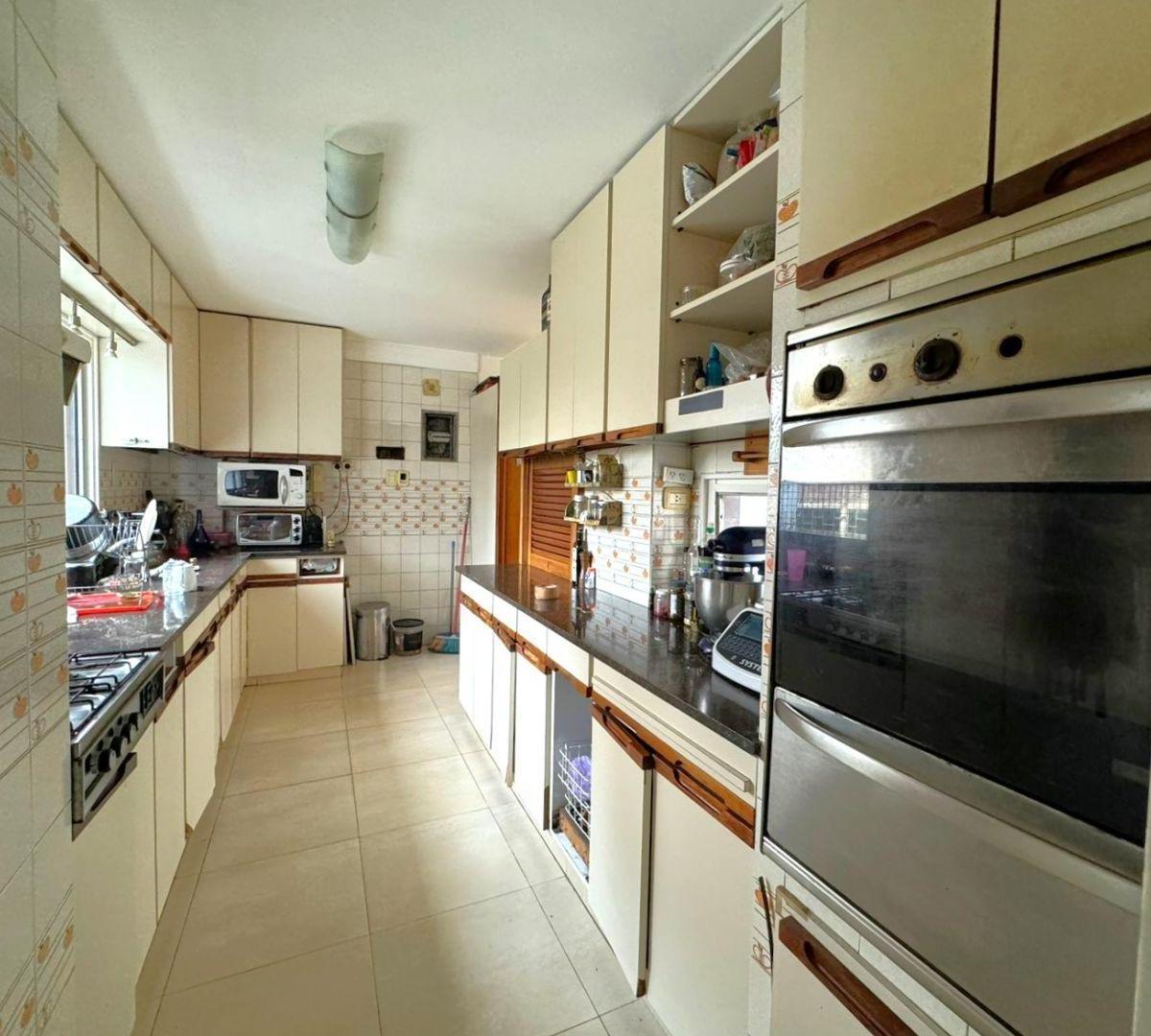 5 Amb + Cochera + Dependencia - en Venta 3