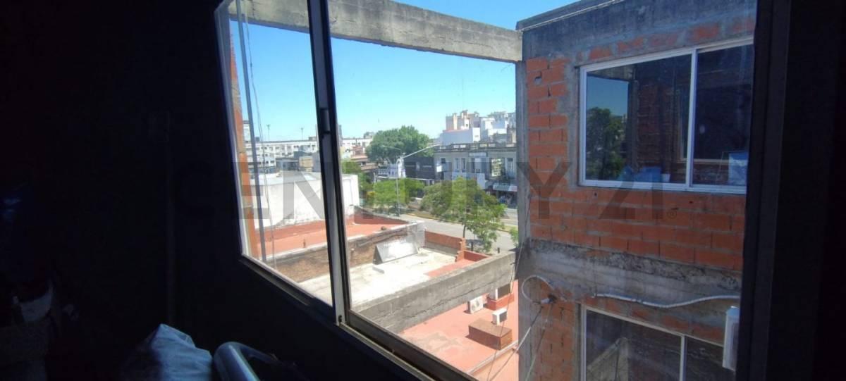 Oportunidad de Inversión Edificio de 3 Pisos con 330 m² Cubiertos 2