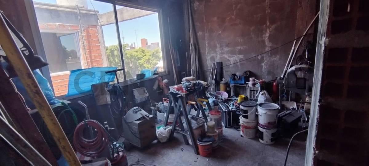 Oportunidad de Inversión Edificio de 3 Pisos con 330 m² Cubiertos 3