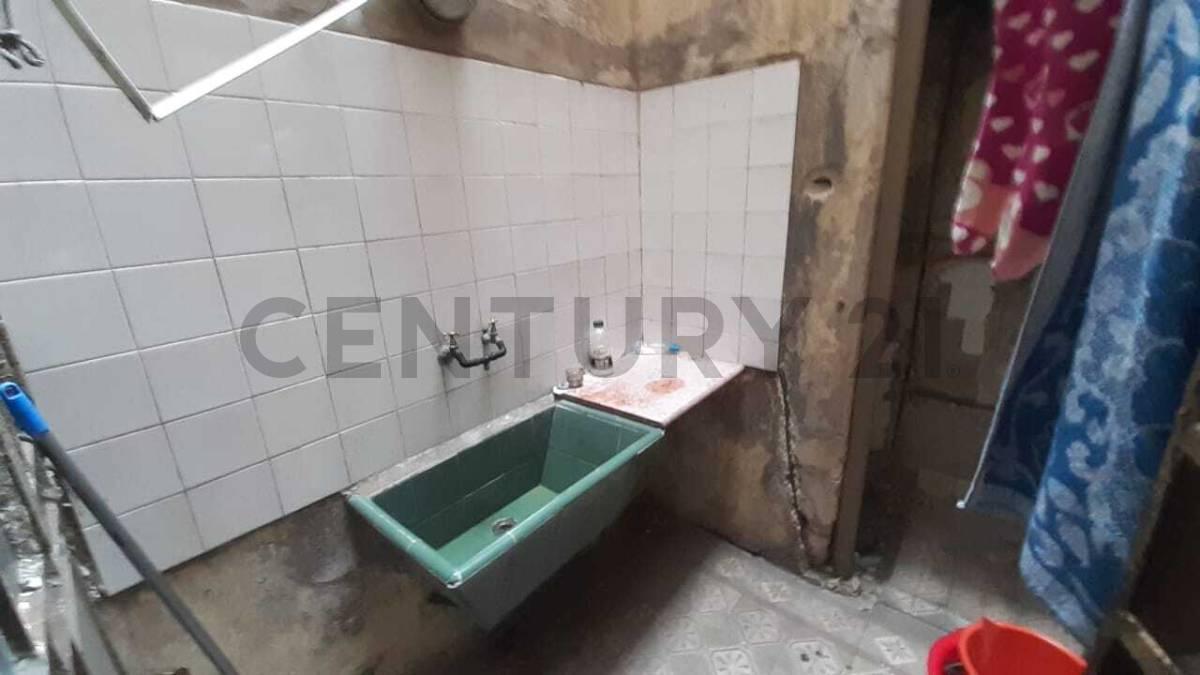 Venta PH Seis o Mas Ambientes en Almagro - a Reciclar 3