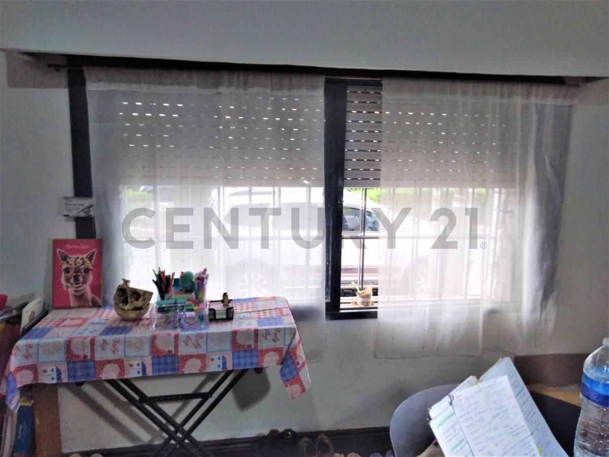 Venta Casa en Lote Propio en Flores Cochera Terraza 4