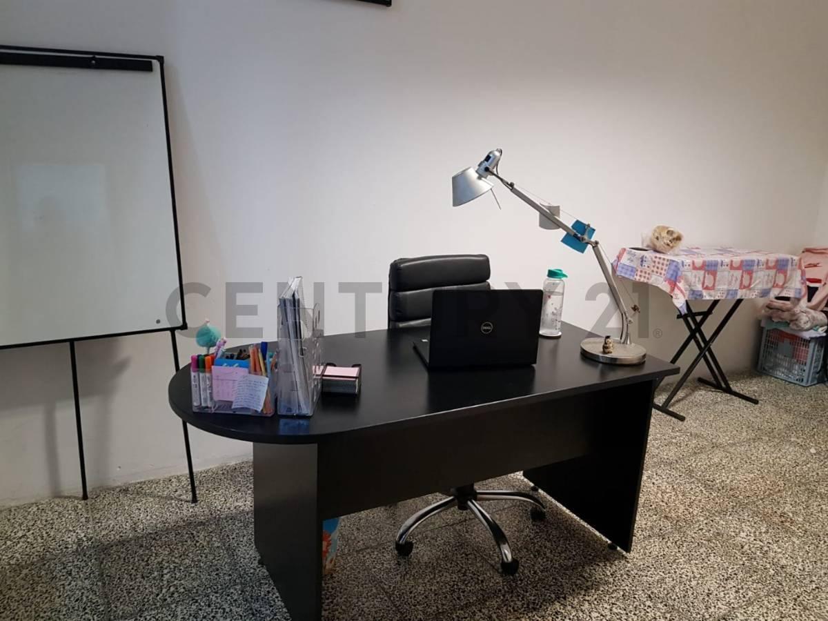 Venta Casa en Lote Propio en Flores Cochera Terraza 3