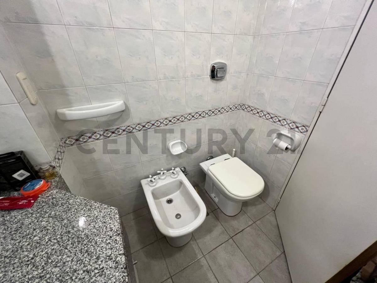 Venta Depto 4 Ambientes con Dependencia en Palermo 5