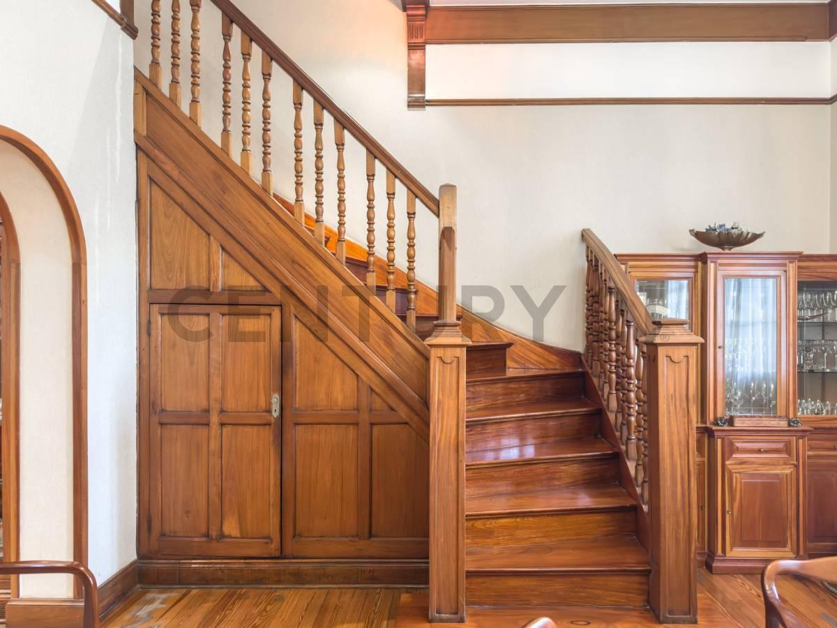 Venta Casa de 6 Ambientes en Colegiales Estilo Inglés Sobre Lote Propio 1