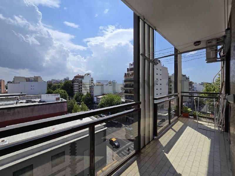Venta Dpto de 4 Amb C/dependencia y Balcón en Floresta - Luminoso 5