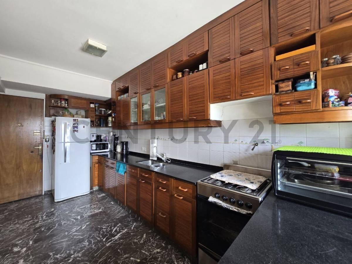 Venta Dpto de 4 Amb C/dependencia y Balcón en Floresta - Luminoso 3