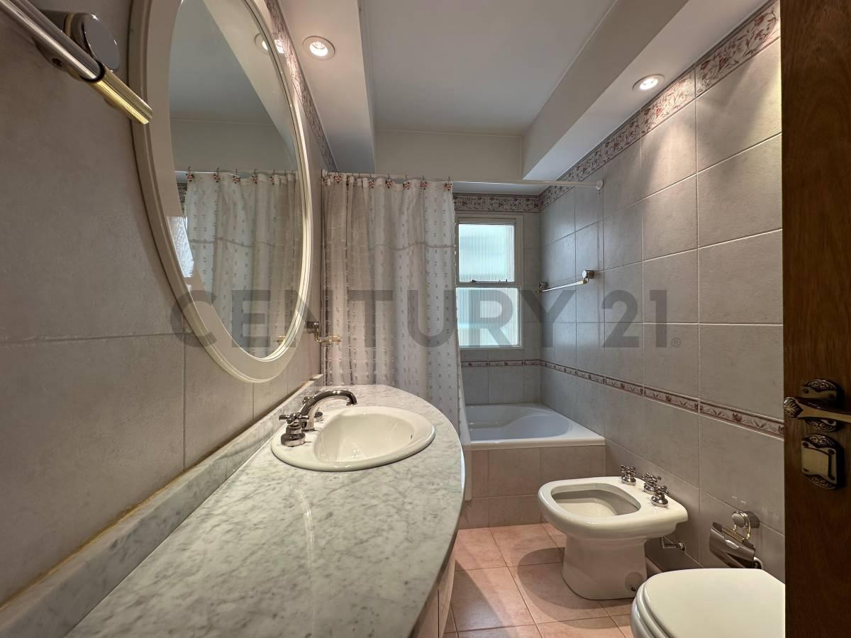 Venta Dpto. 5 Amb. C/balcón, 2 Cocheras y Amenities en Belgrano R 4