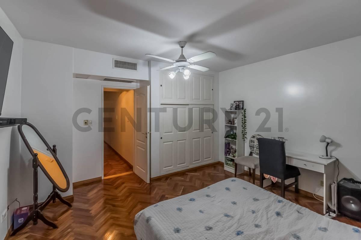 Venta Triplex 4 Ambientes con Patio Parrilla y Terraza en Parque Patricios 3