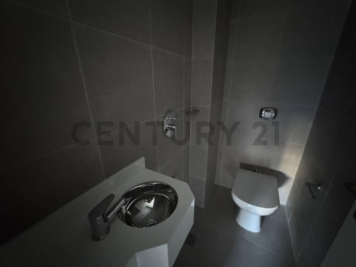 Venta Departamento 4 Ambientes en Flores con Cochera y Dependecia 3
