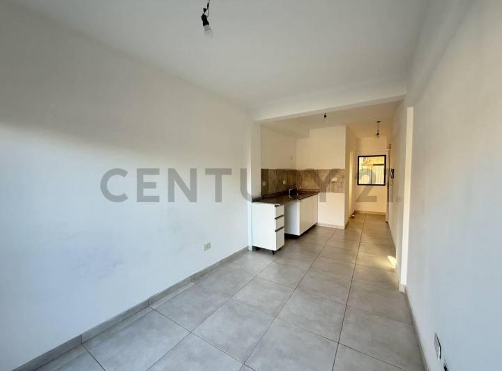 VENTA DEPARTAMENTO MONOAMBIENTE CON PATIO EN AVELLANEDA 4
