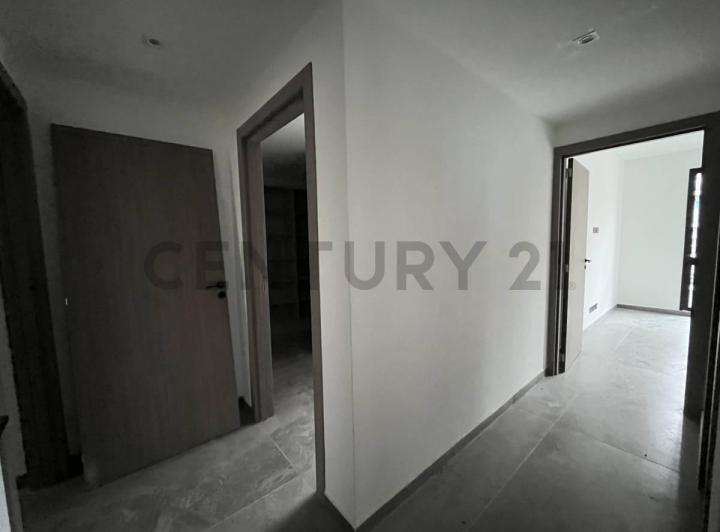 VENTA DEPARTAMENTO 4 AMBIENTES CON DEPENDENCIA EN FLORES EDIFICIO DE CATEGORÍA 5