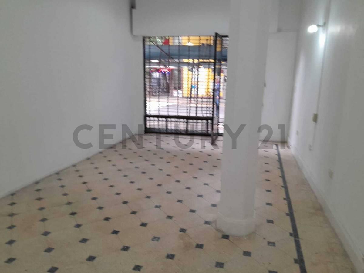 Foto de VENTA LOCAL COMERCIAL MULTIRUBRO A LA CALLE EN BALVANERA, imagen 2