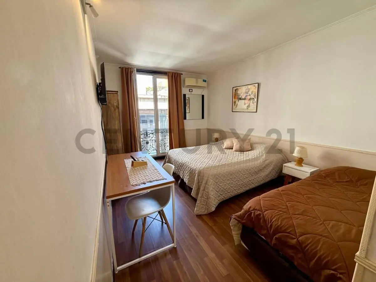 Alquiler de hotel ambientado y decorado de época, en Monserrat 5