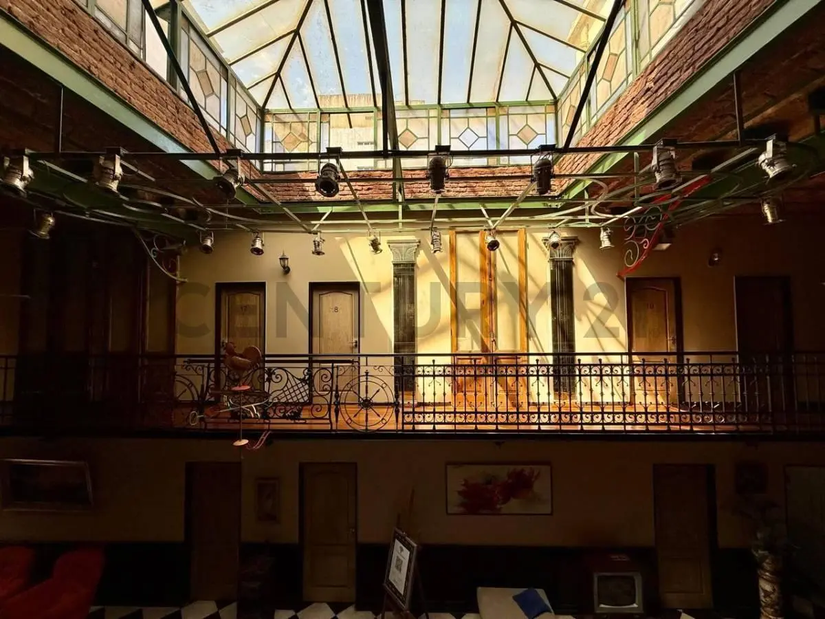 Alquiler de hotel ambientado y decorado de época, en Monserrat 2
