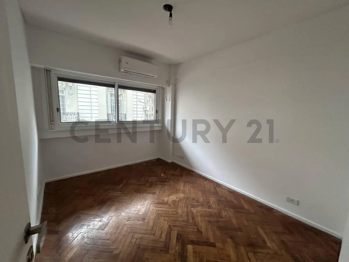 Venta Departamento 4 Ambientes en Recoleta con Cochera y Dependencia 4