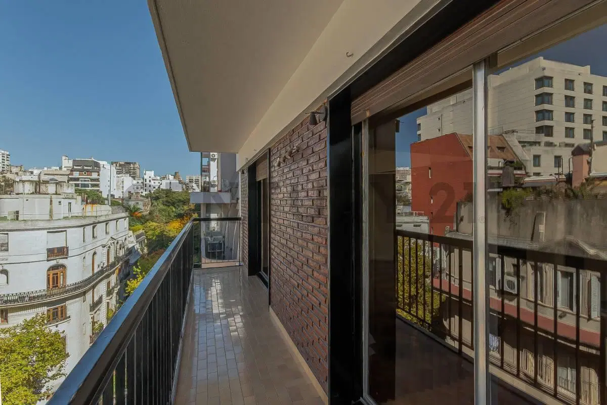 VENTA DEPARTAMENTO DE 4 AMBIENTES CON COCHERA EN LA MEJOR ZONA DE RECOLETA 5