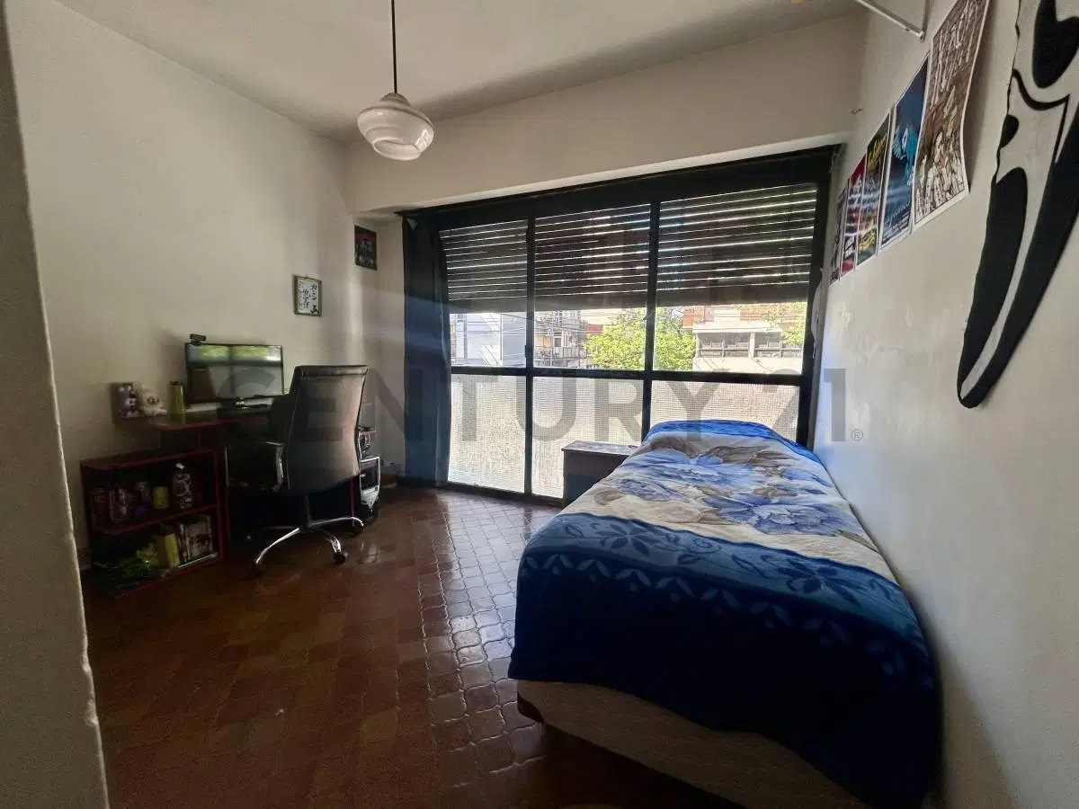 VENTA DEPTO 3 AMBIENTES CON DOBLE BALCON EN FLORES 5