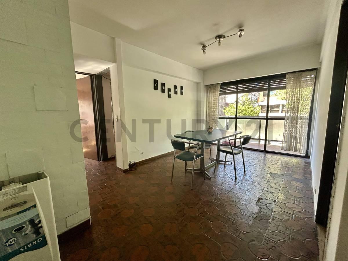 VENTA DEPTO 3 AMBIENTES CON DOBLE BALCON EN FLORES