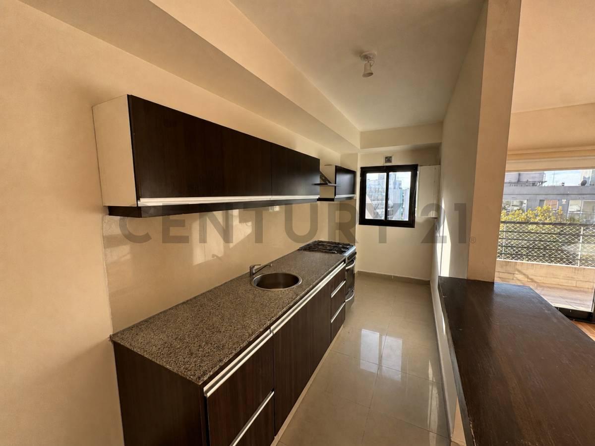 Venta departamento 3 ambientes con cochera y amenities piso alto caballito