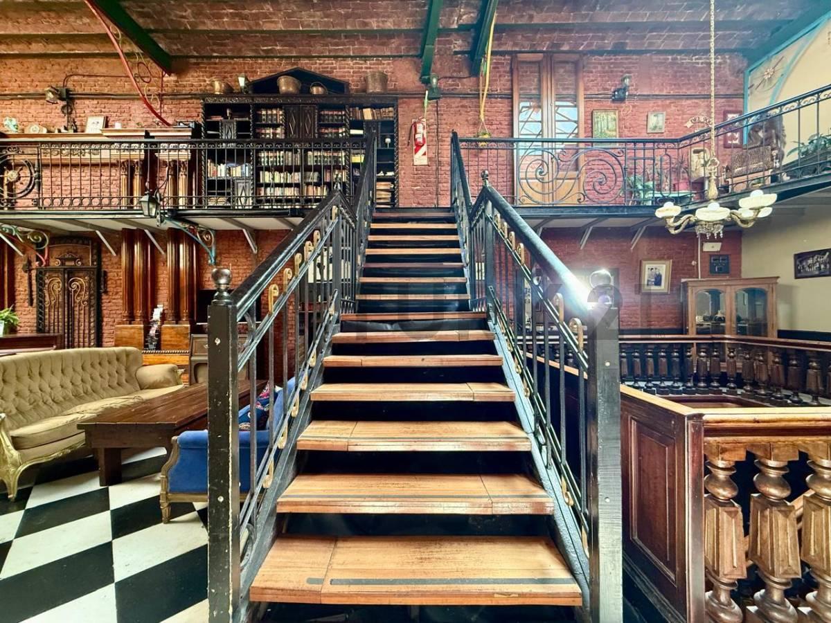 Alquiler de hotel ambientado y decorado de época, en Monserrat