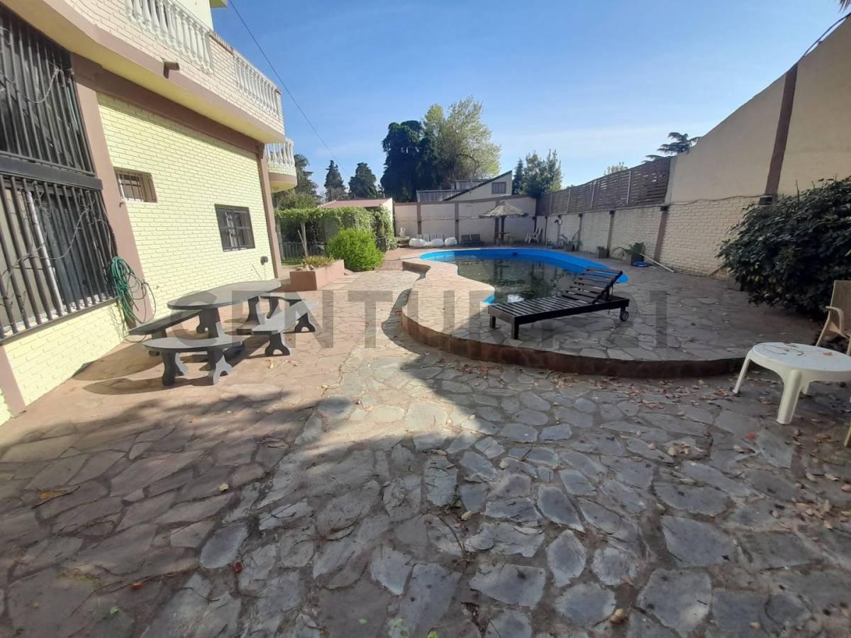VENTA CASA QUINTA FLORENCIO VARELA  PERMUTA