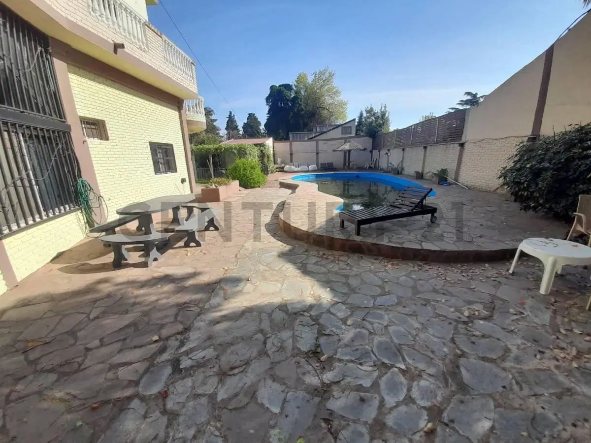VENTA CASA QUINTA FLORENCIO VARELA  PERMUTA 5