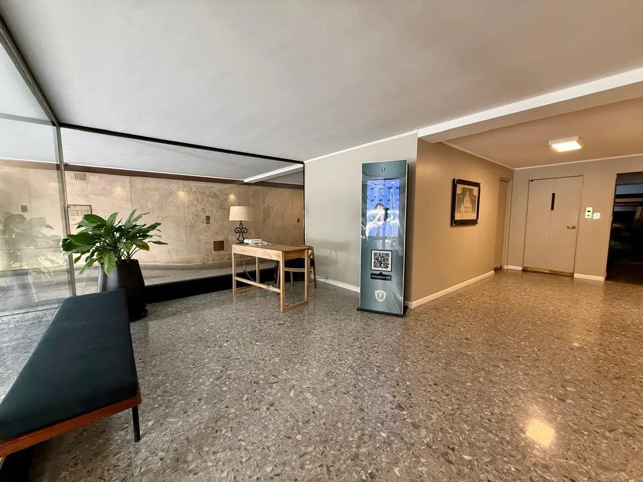 Venta departamento 3 ambientes y dependencia de servicio en Retiro 2