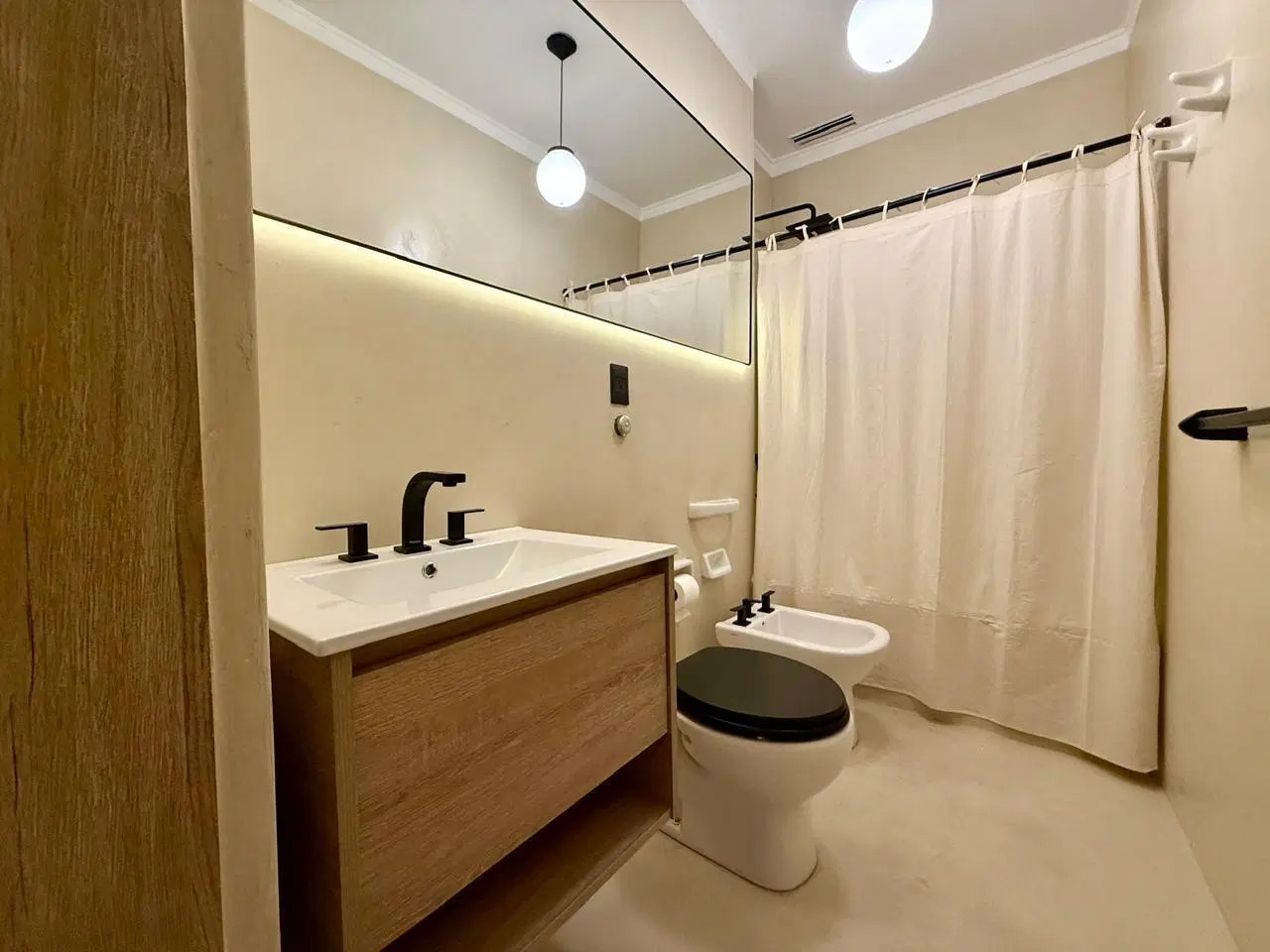 Venta departamento 3 ambientes y dependencia de servicio en Retiro 4