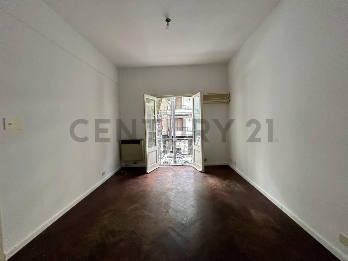 VENTA DEPARTAMENTO 3 AMBIENTES CON DEPENDENCIA AL FRENTE  EN PALERMO HOLLYWOOD