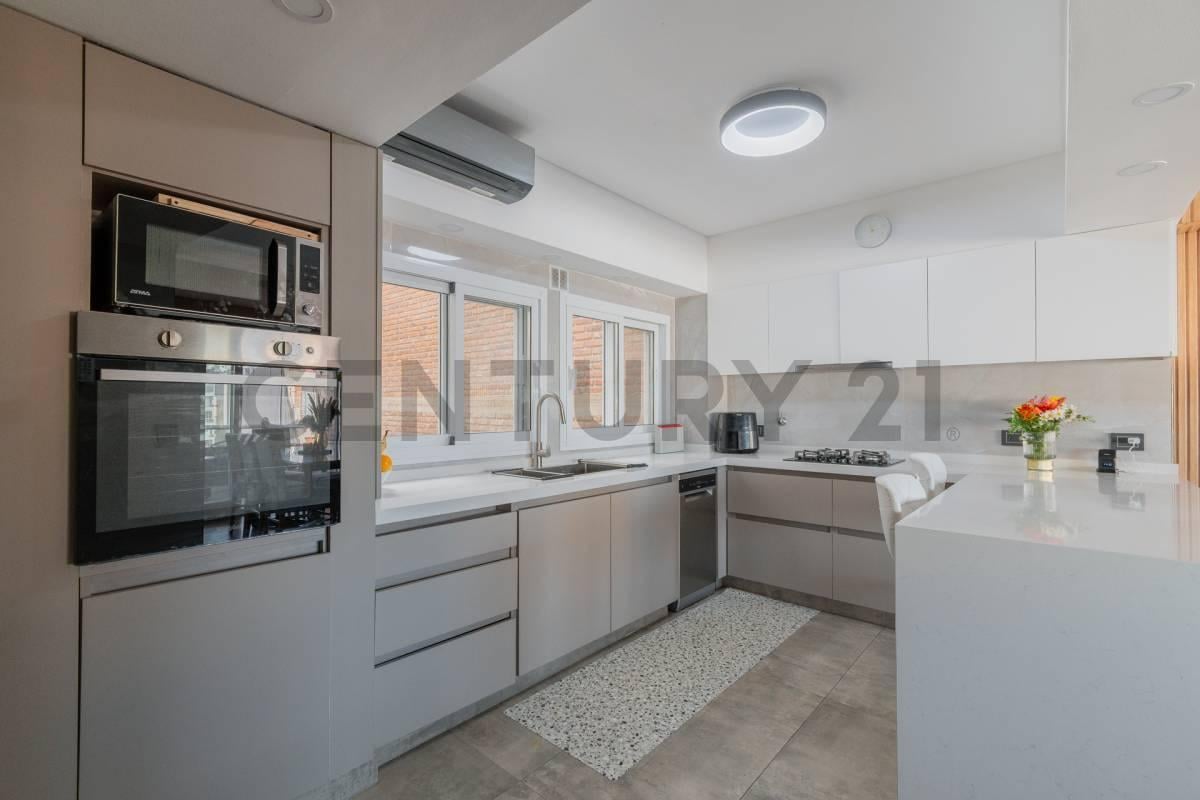 VENTA DÚPLEX 7 AMBIENTES EN PALERMO DOS COCHERAS