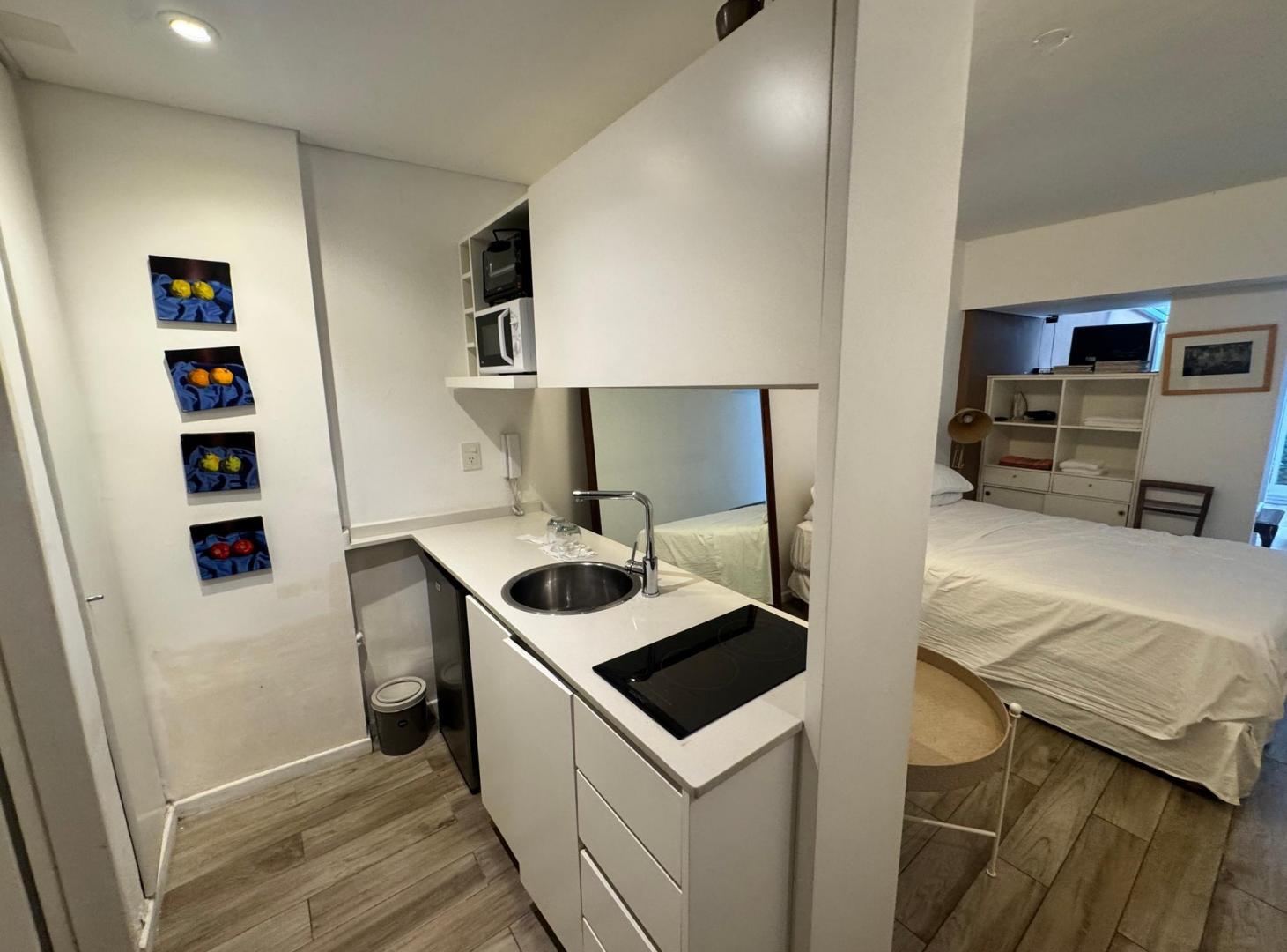 Foto de VENTA DEPARTAMENTO MONOAMBIENTE CON PATIO EN PALERMO CHICO REFACCIONADO, imagen 4