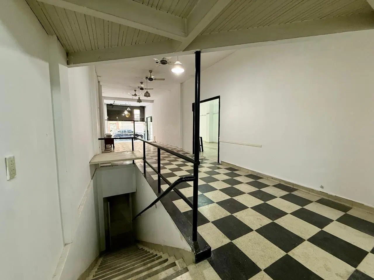 Venta Local en Monserrat 4