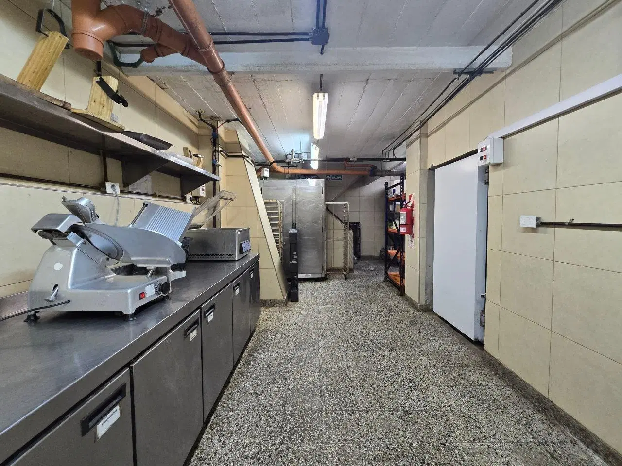 LOCAL EN VENTA CON RENTA EN CABALLITO - AV RIVADAVIA 2