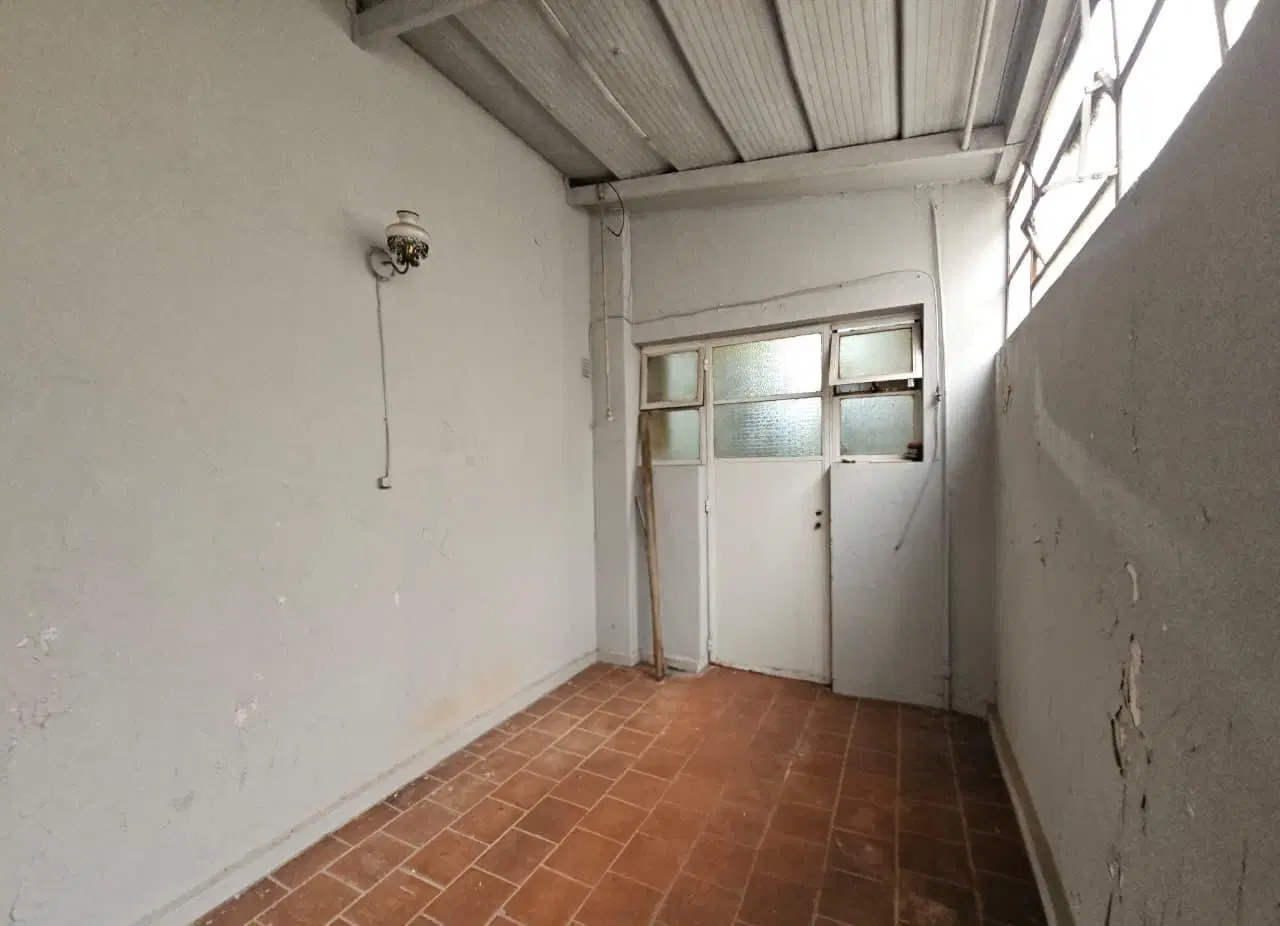 Venta departamento 3 Ambientes con Patio – A Refaccionar- en Constitución 5