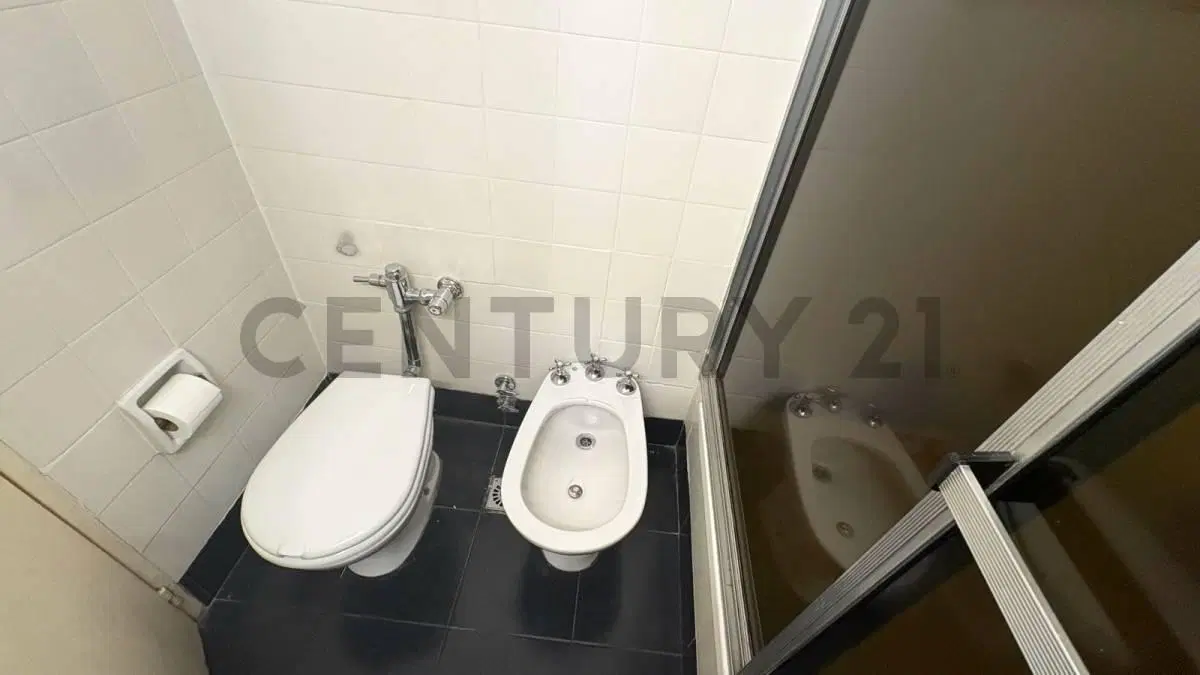 Venta Departamento Semipiso de  4 Ambientes | Dependencia | Baulera En Recoleta 5