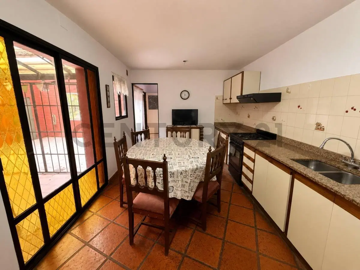Venta PH 3 ambientes + escritorio, patio y terraza en Boedo 2